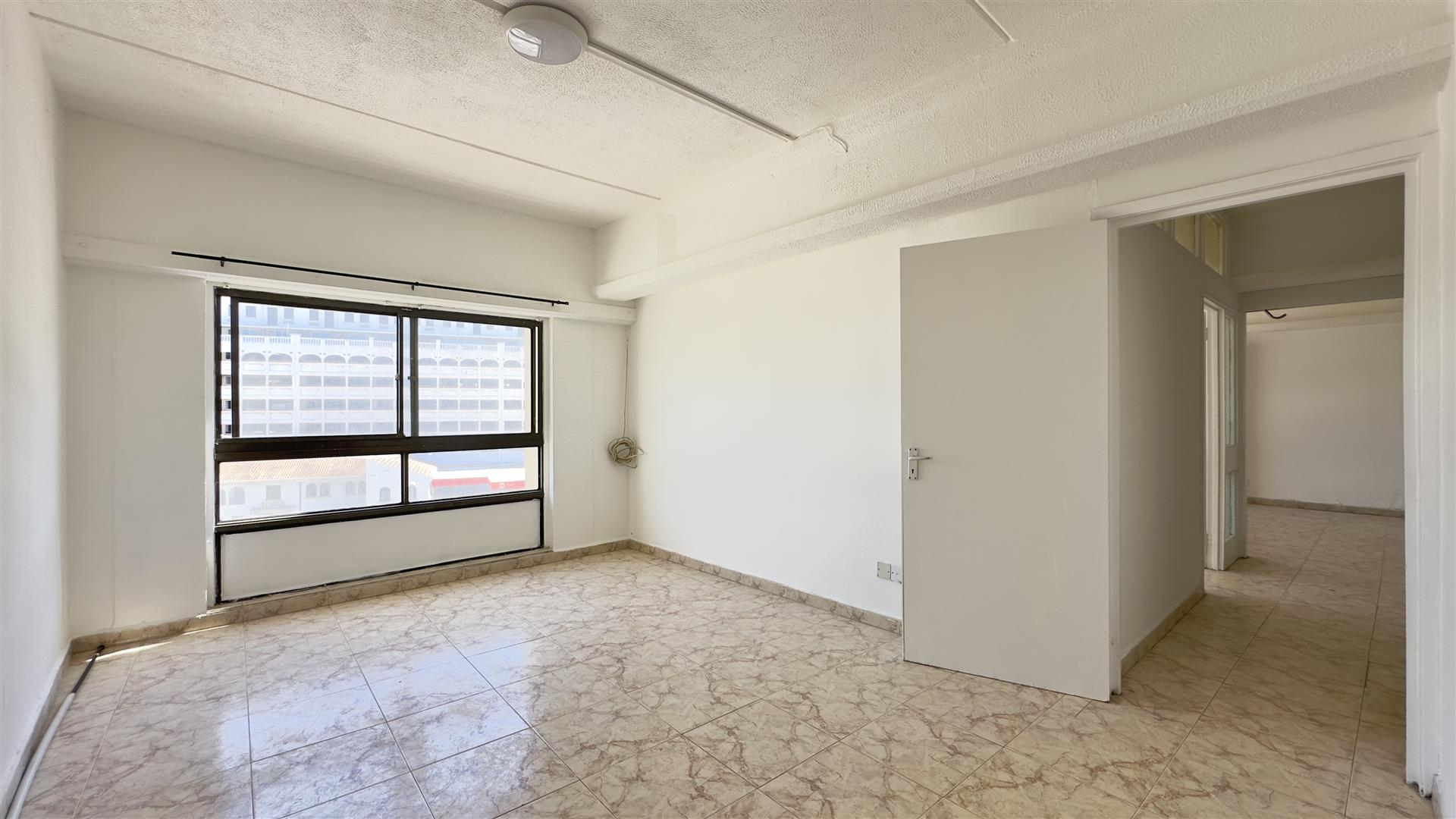 Image of Apartment - 2 Bedrooms - 2 Bathrooms for Rental in Ocean Heights-Gibraltar, Image 4